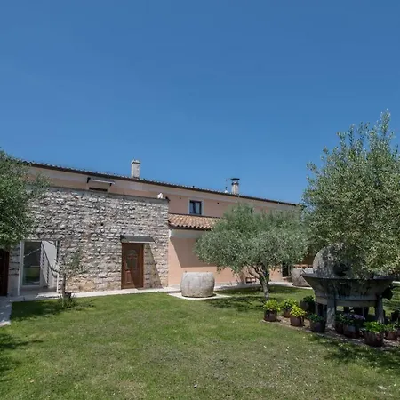 Gasthuis Guest House Maslina 3*