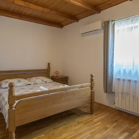 Guest House Maslina 3*